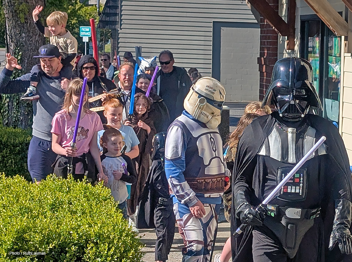 Sighting In Blaine WA Fan Group Character Sidewalk Stroll, August 16, 2025