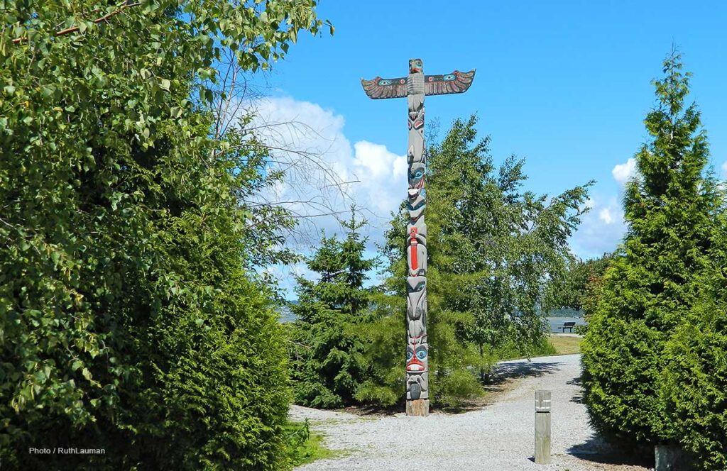 The Phil Claymore Totem Pole in Blaine Marine Park